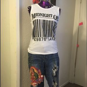 2piece vintage Tee with worn long shorts